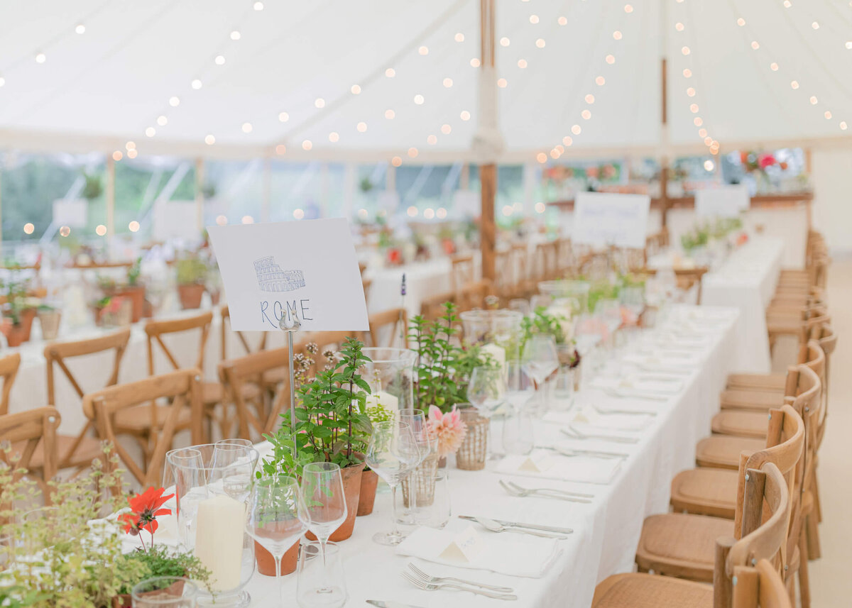 chloe-winstanley-weddings-italian-table-setting-sailcloth-tent