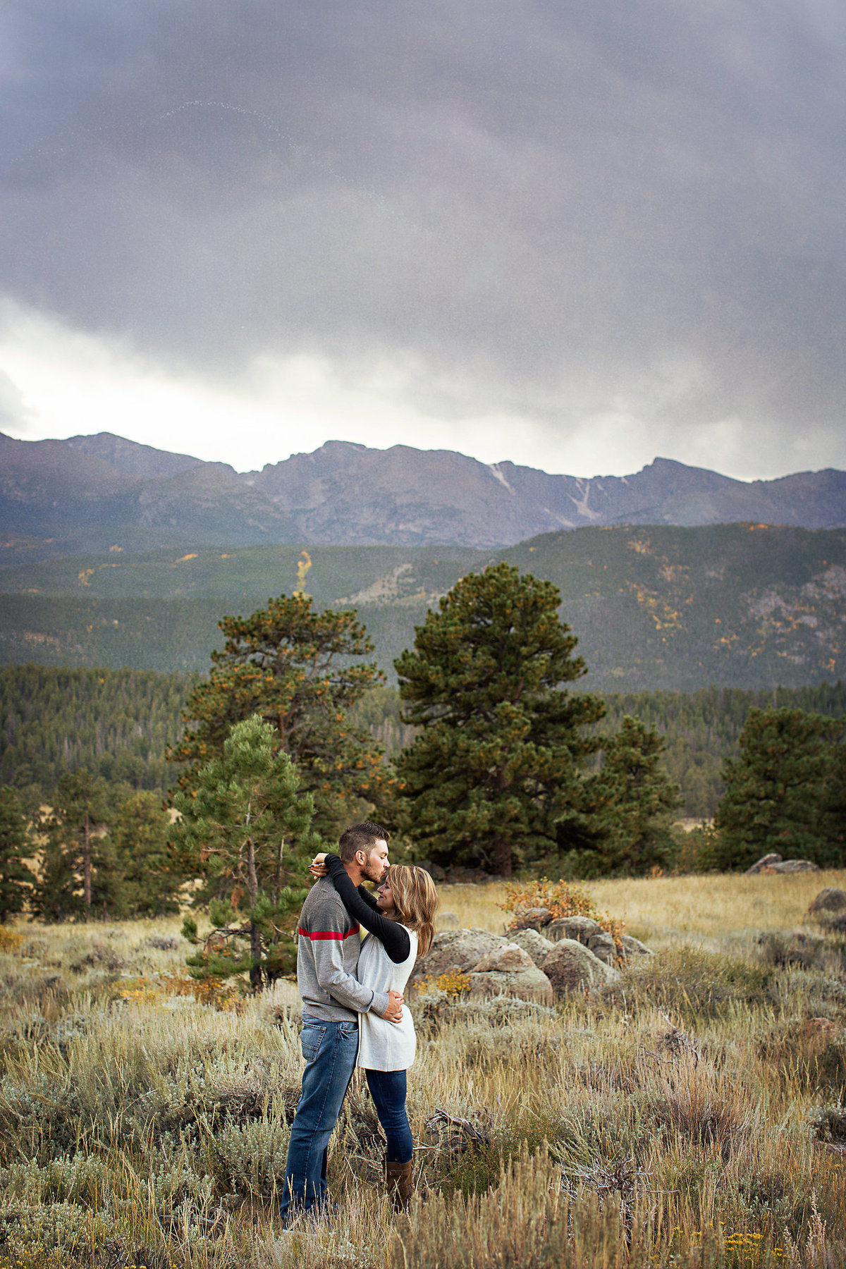 rocky-mountain-national-park-engagement-session-fall