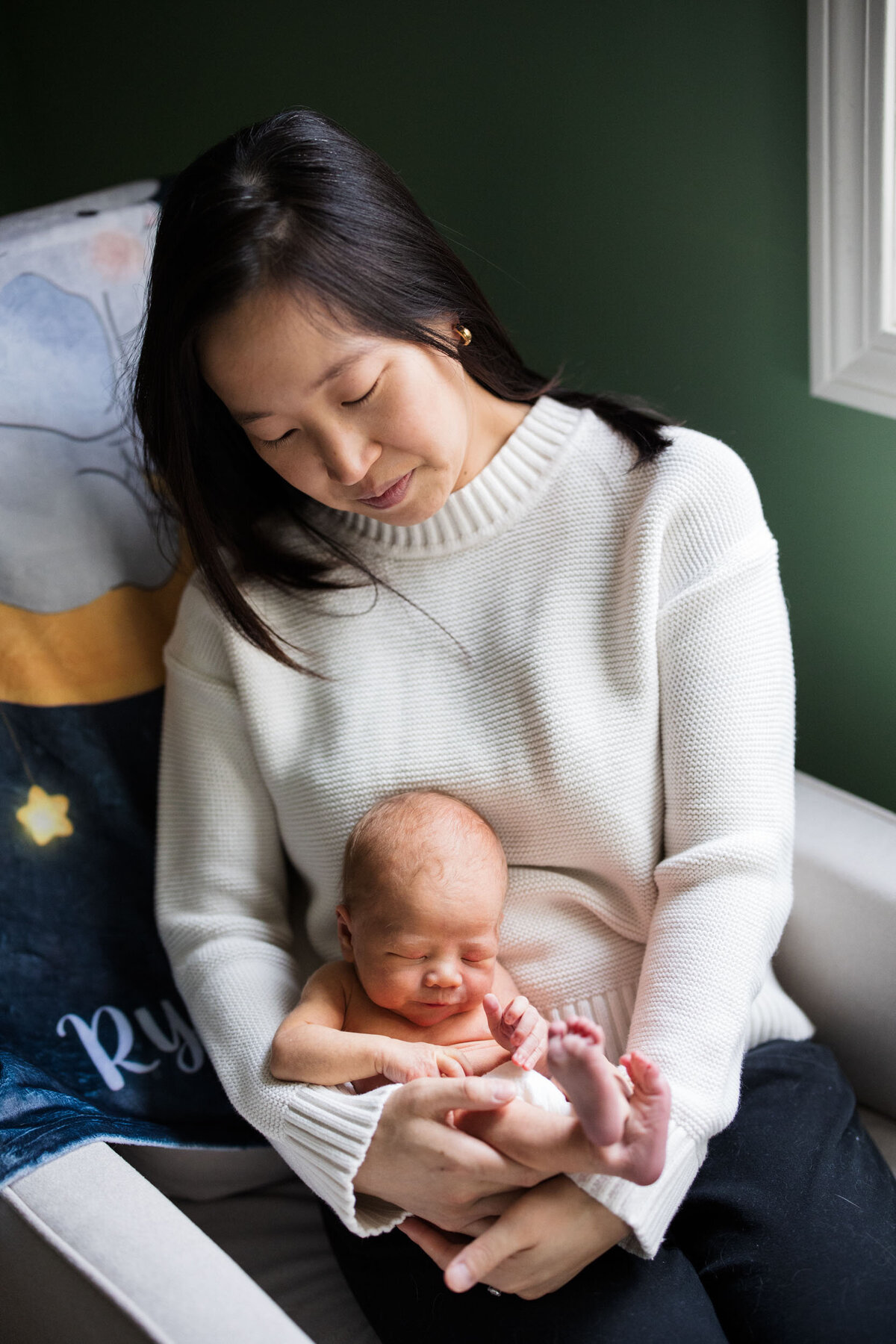 candid-natural-boston-newborn-family-photographer-zev-fisher-119
