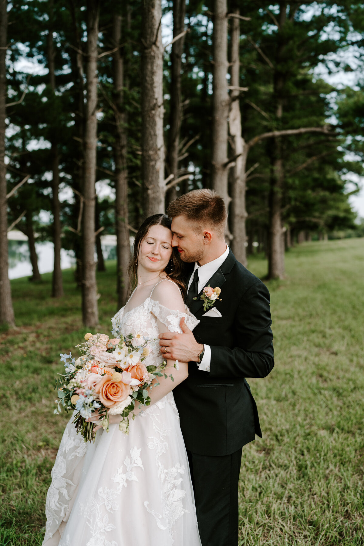 kraber-the-gathering-grounds-iowa-wedding-53