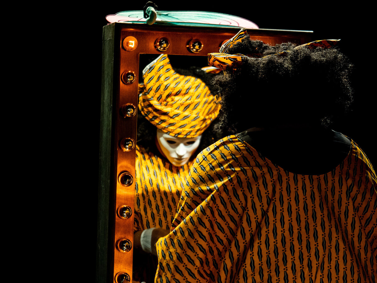 GRAND PARQUET LA FREAK Journal d'une femme vaudou Sabine Pakora ©Marie CharbonnierPB250063
