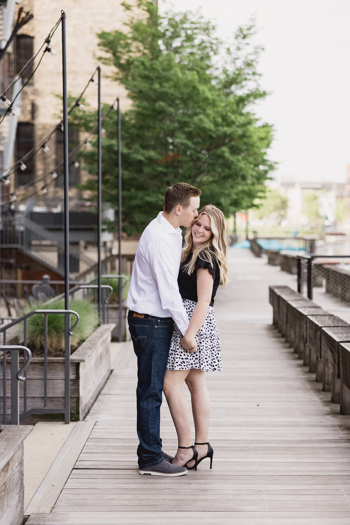 downtown-milwaukee-engagement-session-34