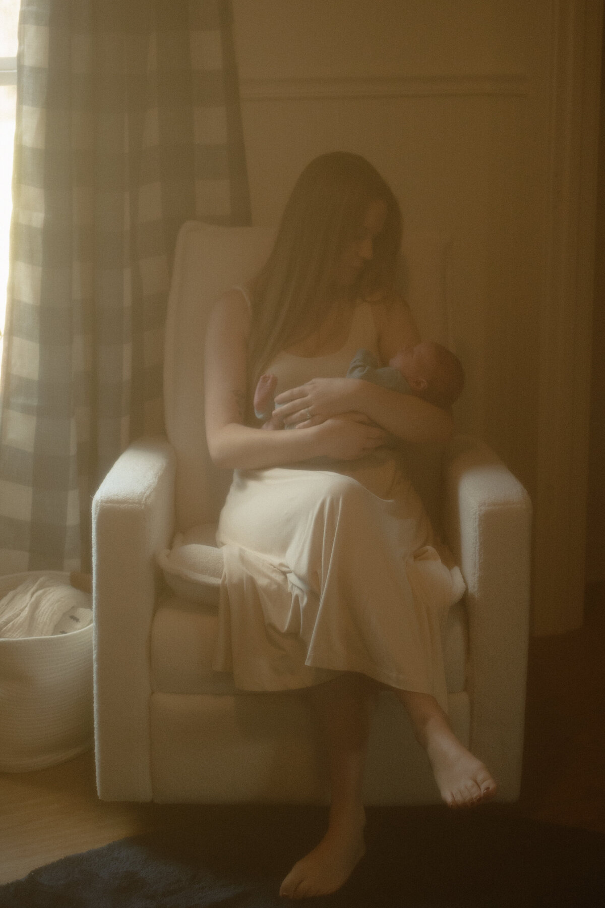 newborn-in-home-new-home-session-10