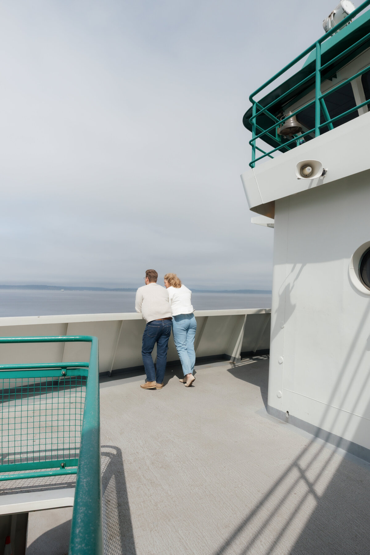 SeattleFerryCouplesPhotography49