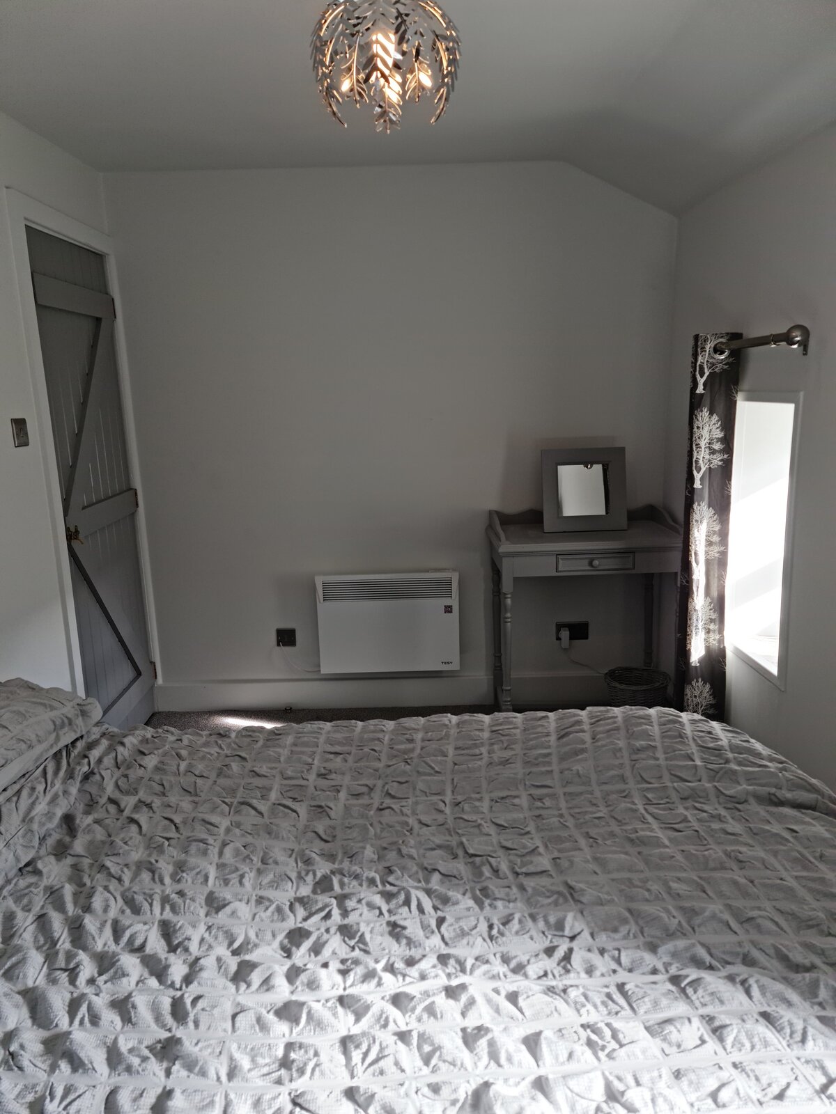 wren_cottage_twin_bedroom_002