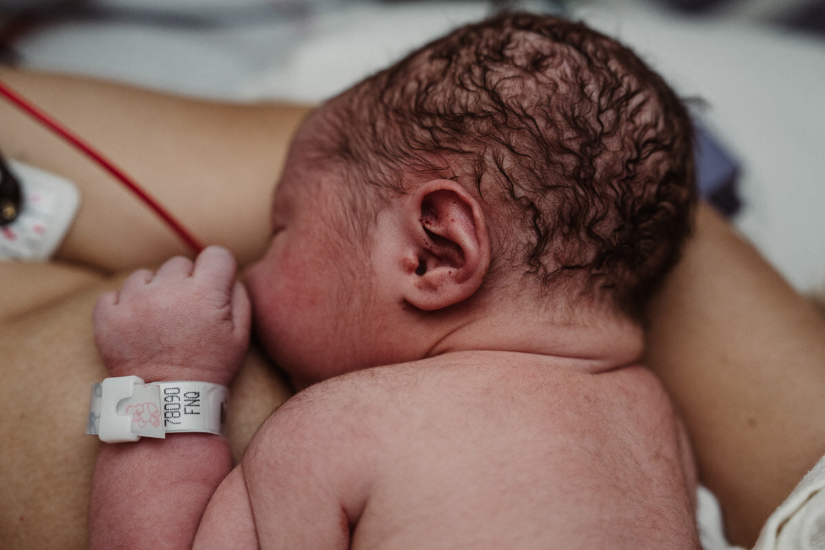 cesarean-birth-photography-natalie-broders-d-109