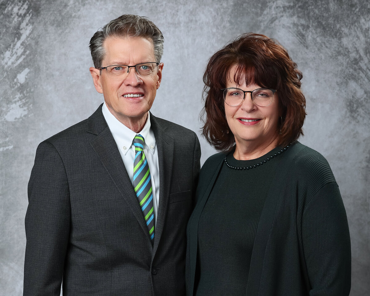 kansas-city-headshot_backdrop-standard-photography-0112-two-people-smiling-headshot