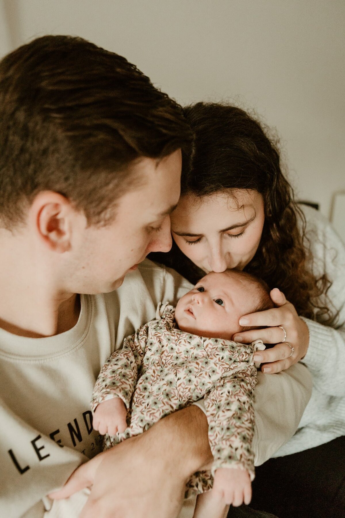 Droomlicht fotografie zwangerschap newborn gezin fotograaf zuid limburg Oirsbeek (17)