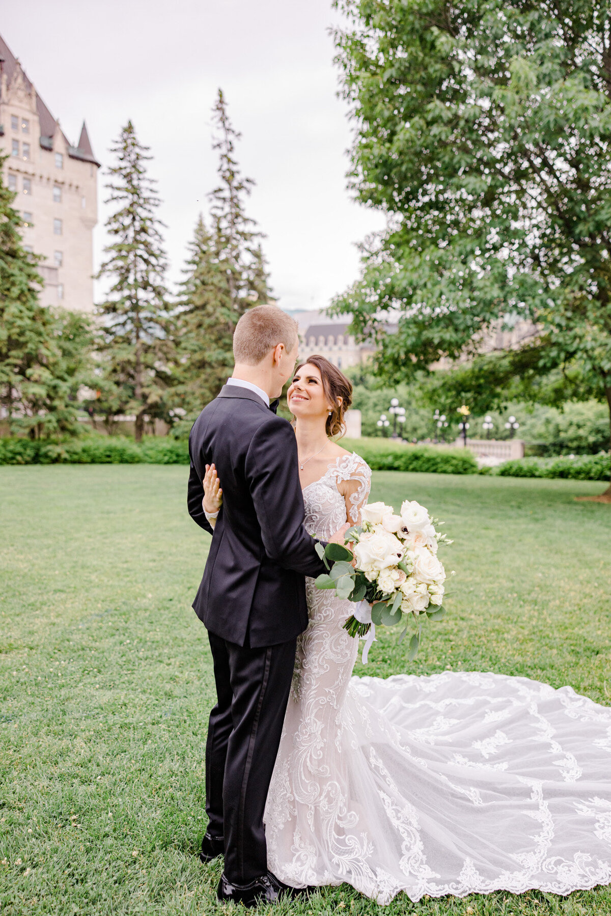 hannah-braden-ottawa-wedding-shaw-centre-2023-112