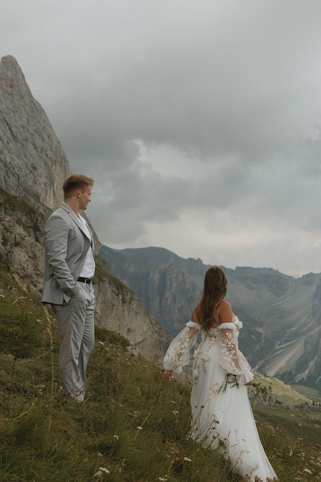 destination-wedding-elopement-photographer-italy-dolomites-seceda-documentary-tanya-davids-photo-film-111