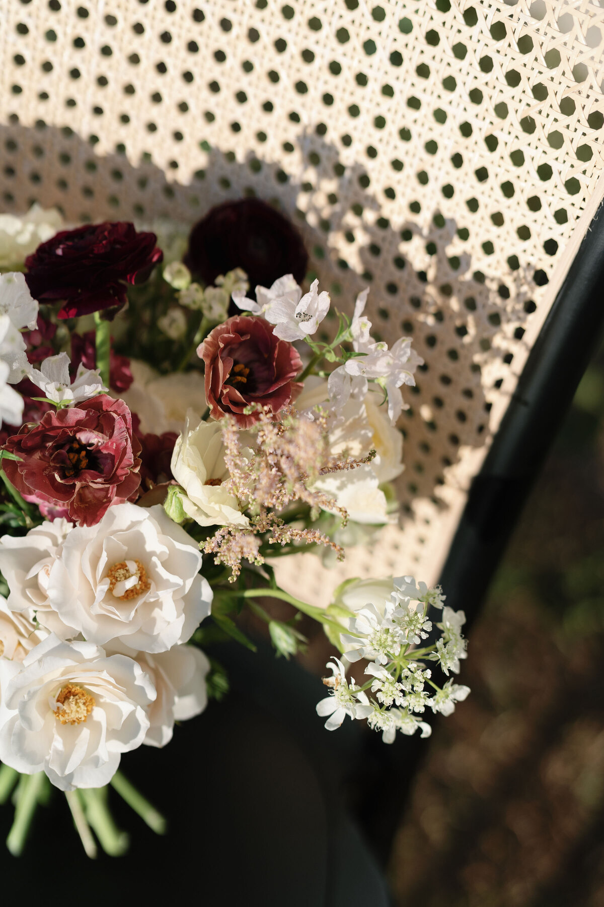 Indiana_Michigan_Wedding Planner_Idaville_Sioux Monti_Barn_Editorial_Bridal Fashion_Outdoor Wedding_Wedding Decor_Flowers