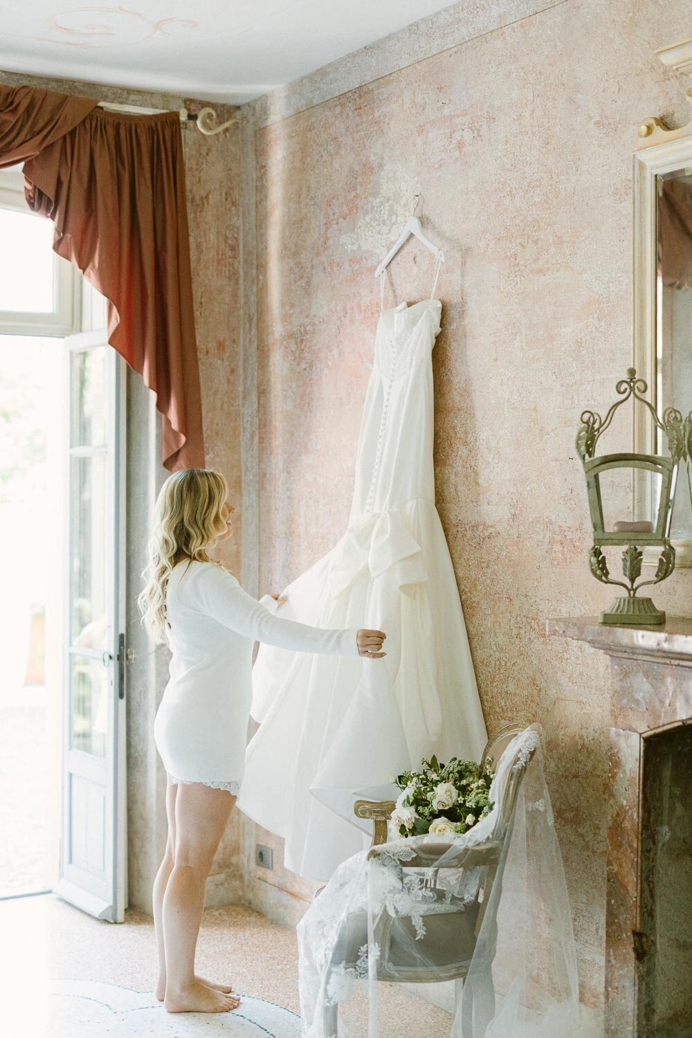 A bride with her wedding dress from Oscar de la renta