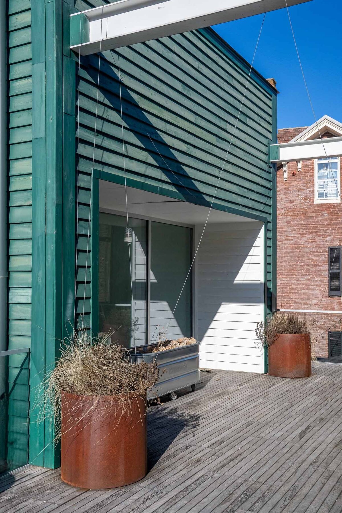LASC_New_Building_Exterior_003
