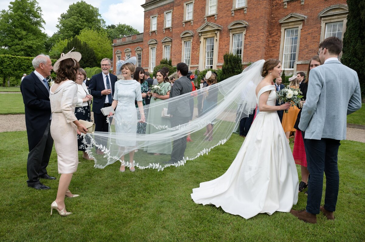 Kelmarsh-Hall-wedding-photos-1129