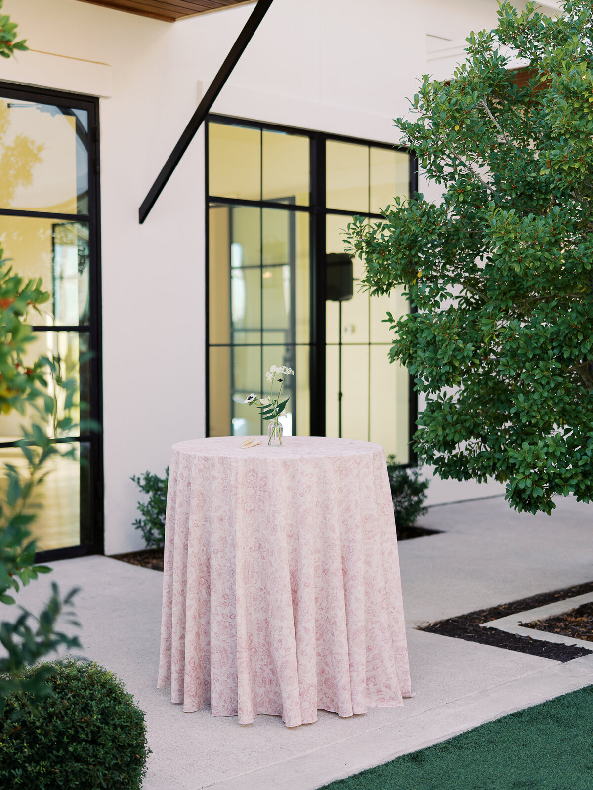 katie-dickey-photo-the-arlo-austin-texas-13