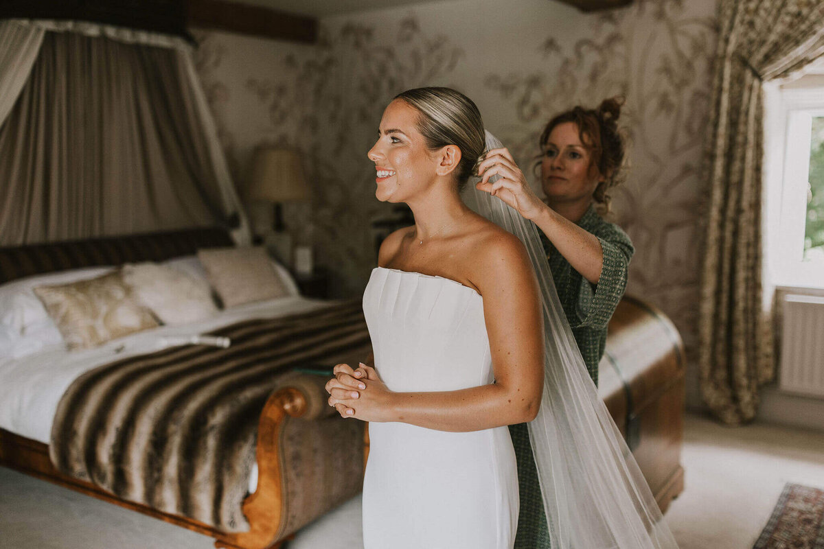 Issy-and-Bella-Floral-Design-Wedding-Florist-Herefordshire-Dewsall-Court-N-Z25