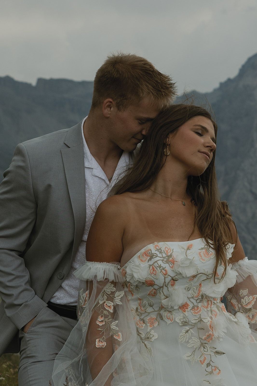 destination-wedding-elopement-photographer-italy-dolomites-seceda-documentary-tanya-davids-photo-film-125