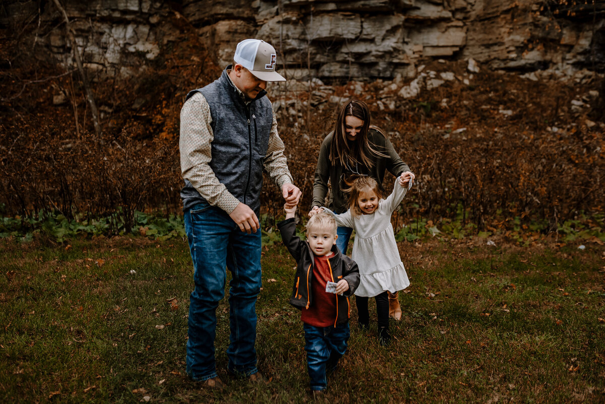 ASHLEY+FAM-75