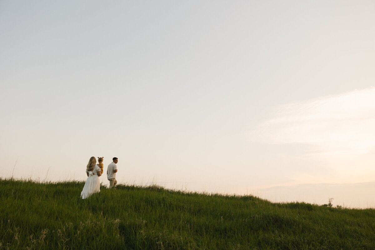 Sioux Falls Family Photographer, Good Earth State Park Photoshoot, RCC Photography-01