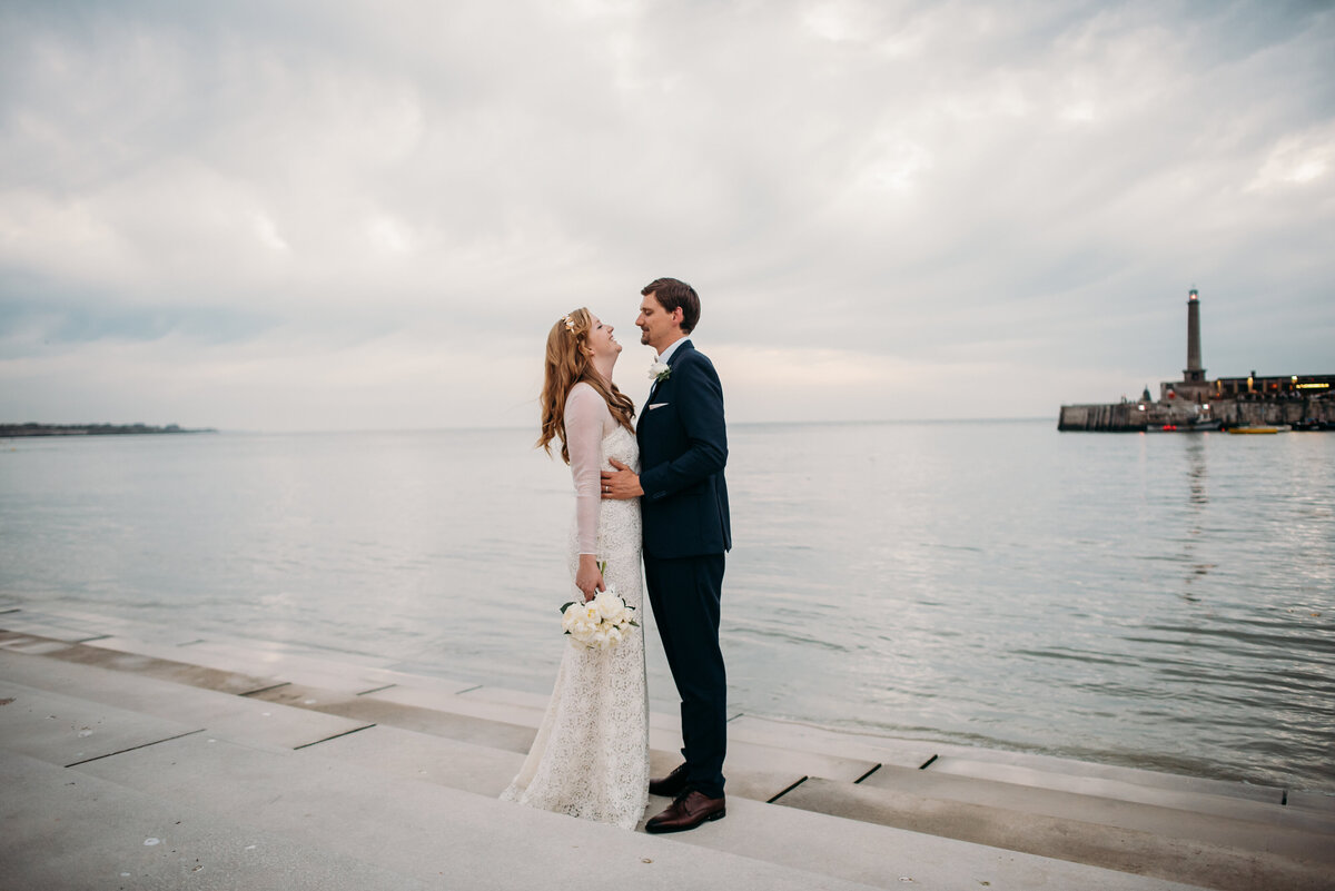 Tate-Modern-London-turner-contemporary-musem-artistic-documentary-wedding-photography-editorial-beach-81