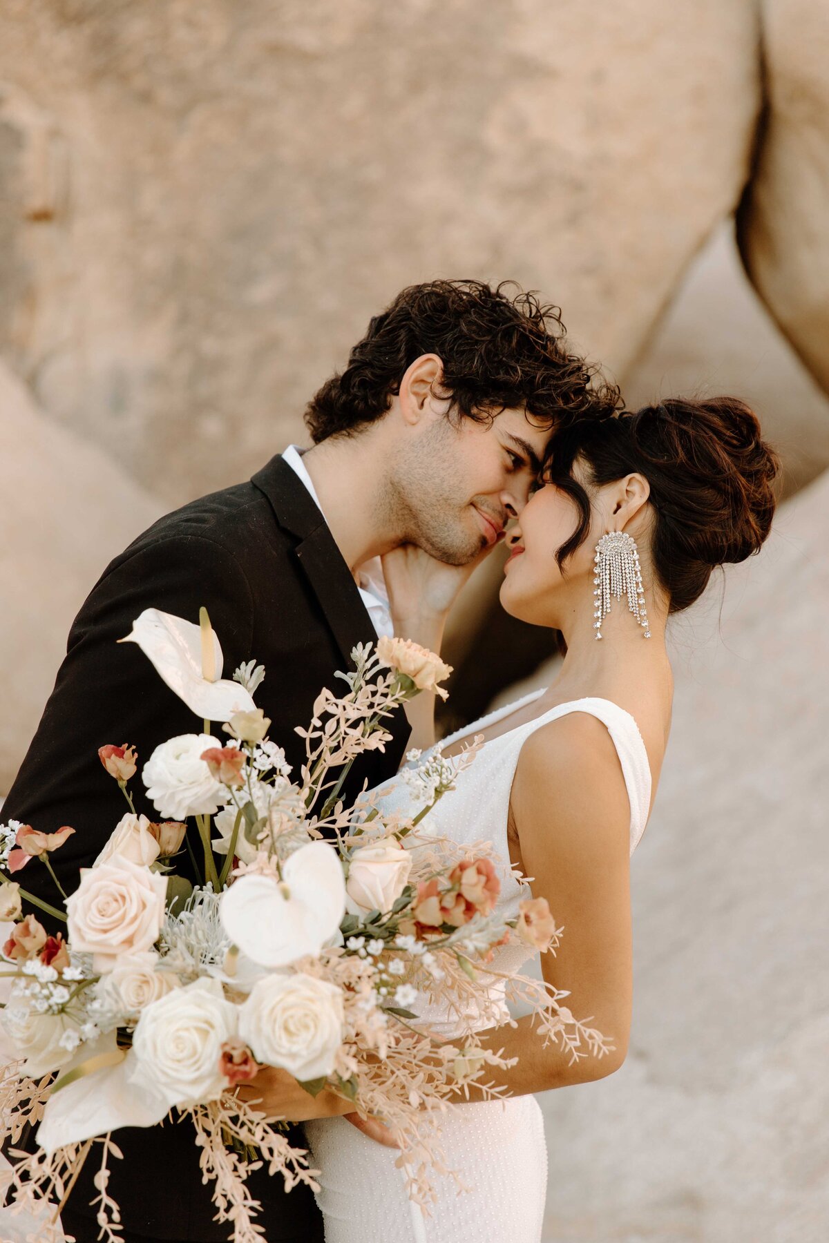 Elegant-Joshua-Tree-Wedding-Photos_2135