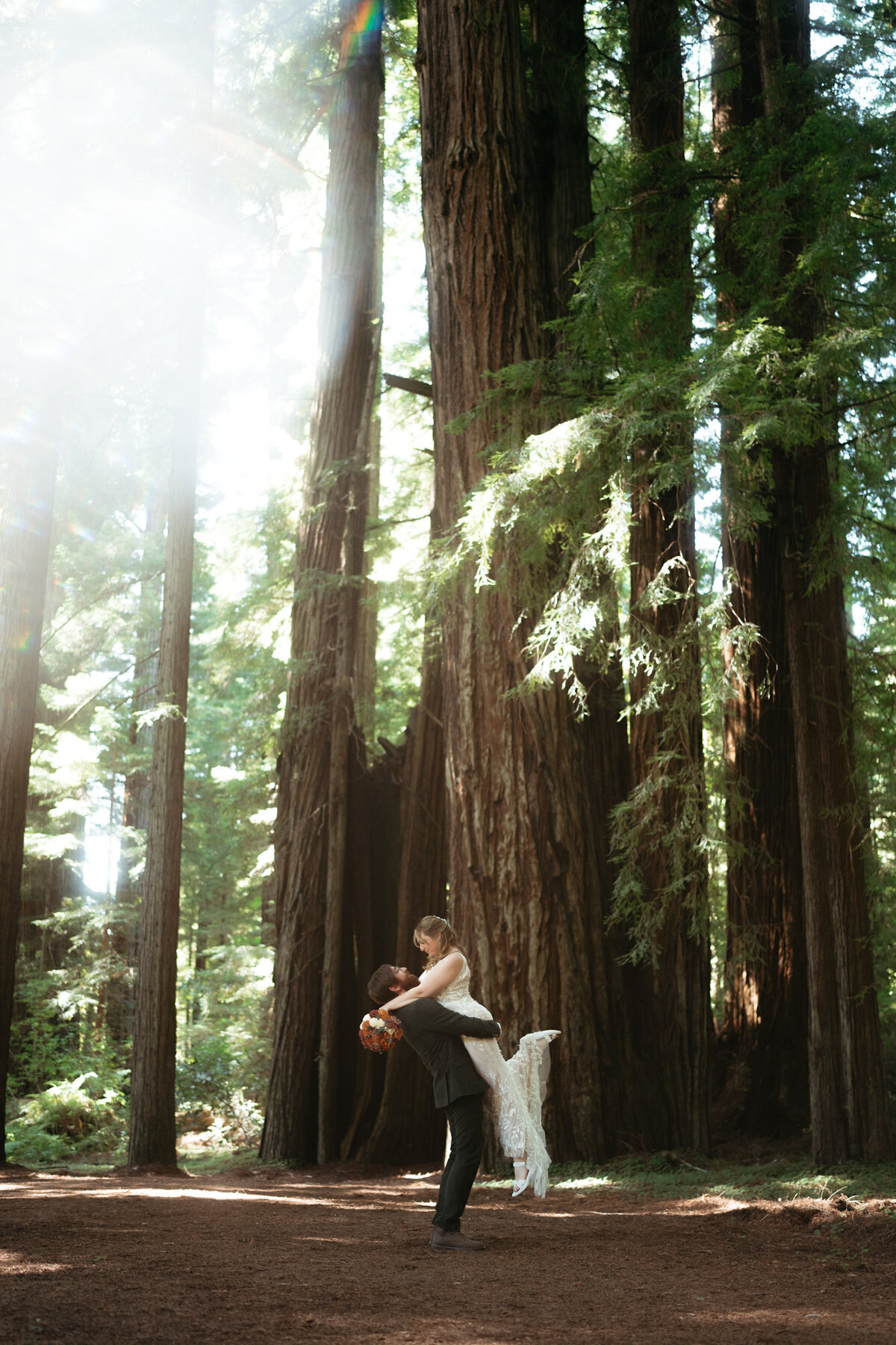 the_chaffins_international_destination_wedding_elopement_photographers_sammie_chaffin_micah_editorial_adventure_photos_travel_redwoods_national_park_13