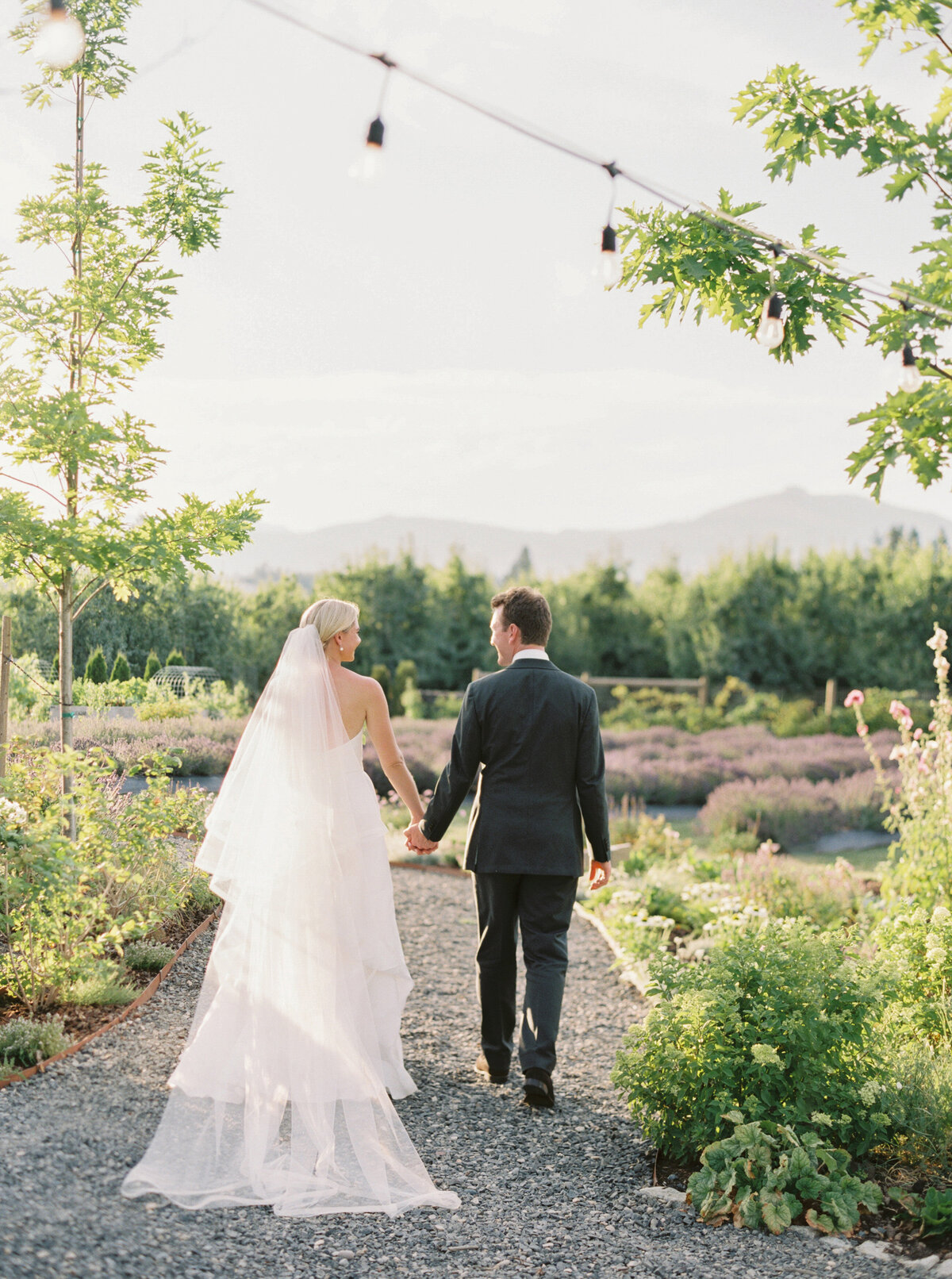 the-orchard-wedding-photos-by-the-tenneys-photography-in-hood-river-oregon-30
