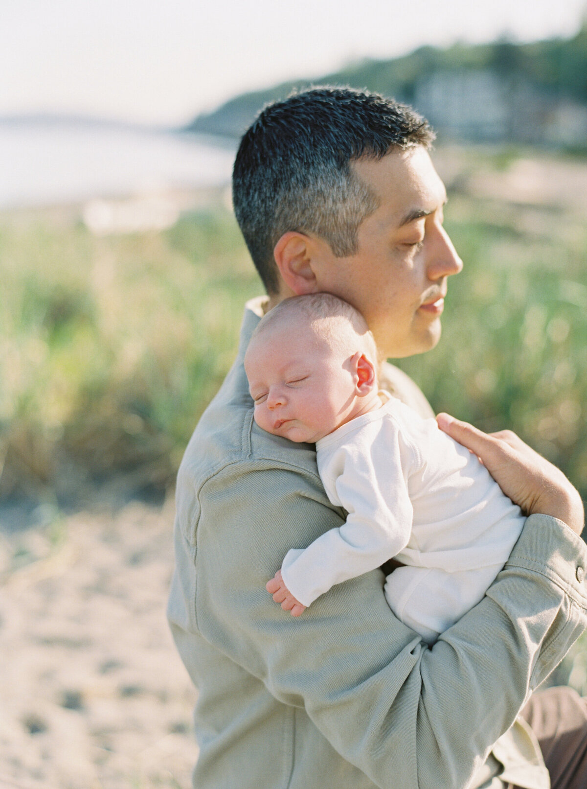 seattle-newborn-with-dad
