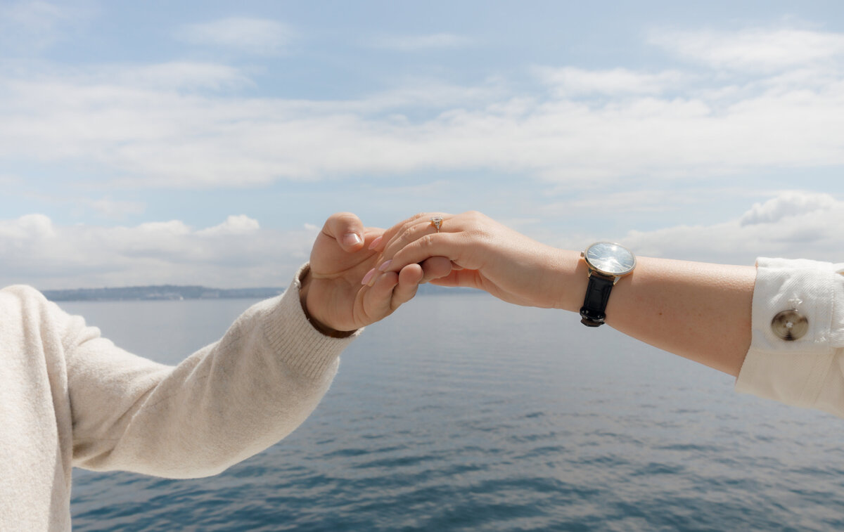 SeattleFerryCouplesPhotography130