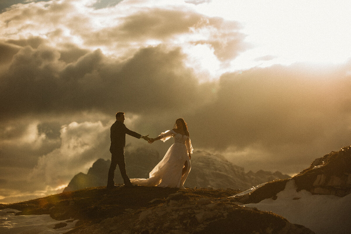 married couple hikes cadini di misurina