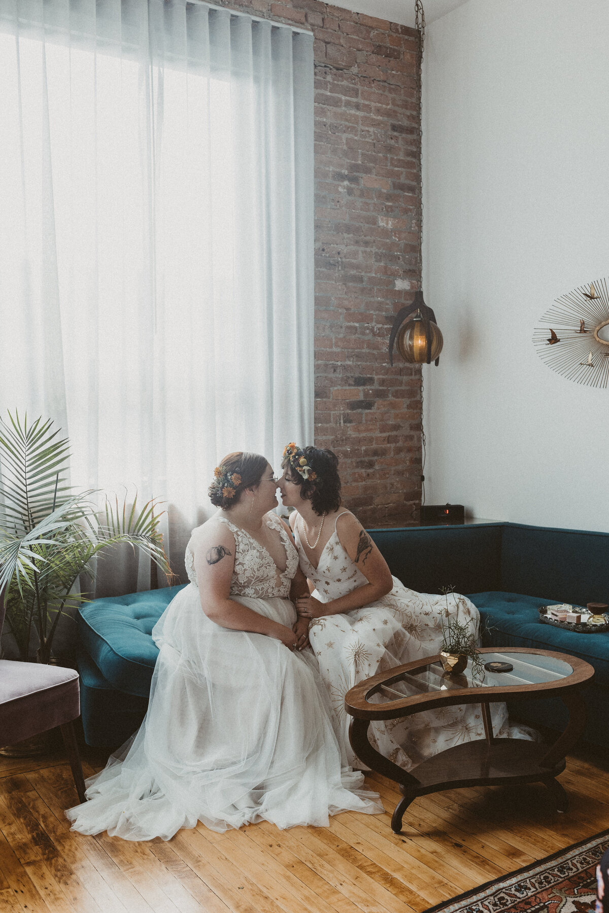 morgans-on-fulton-wedding-gay-queer-photographer-wedding-chicago-29