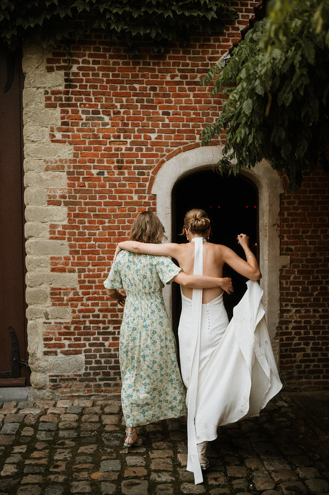 Herentals, salon weddings, moody, authentiek, alternatief trouwen,bruid, 2026, elopent, intiem, spontaan, tijdloos, trouwfotograaf, antwerpen - diner & dessert-134