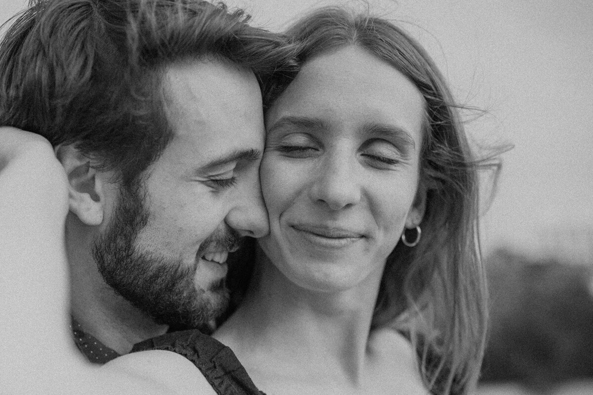 downtown-toronto-kensington-market-engagement-session-nontraditional-artsy-indie-film-romatic-1510