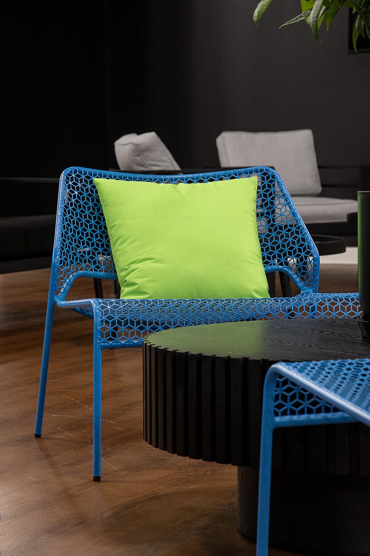 pickleball-club-colorful-seating-design