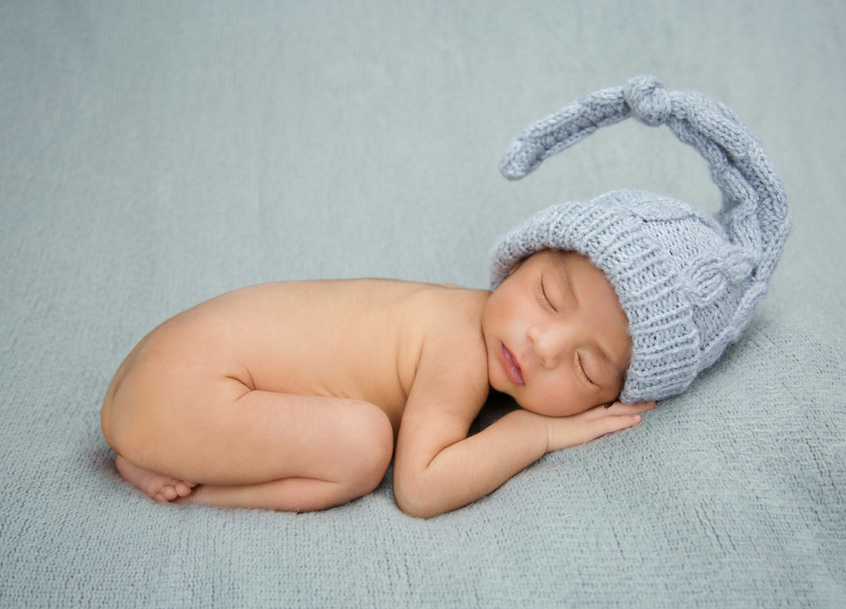newborns in hats348