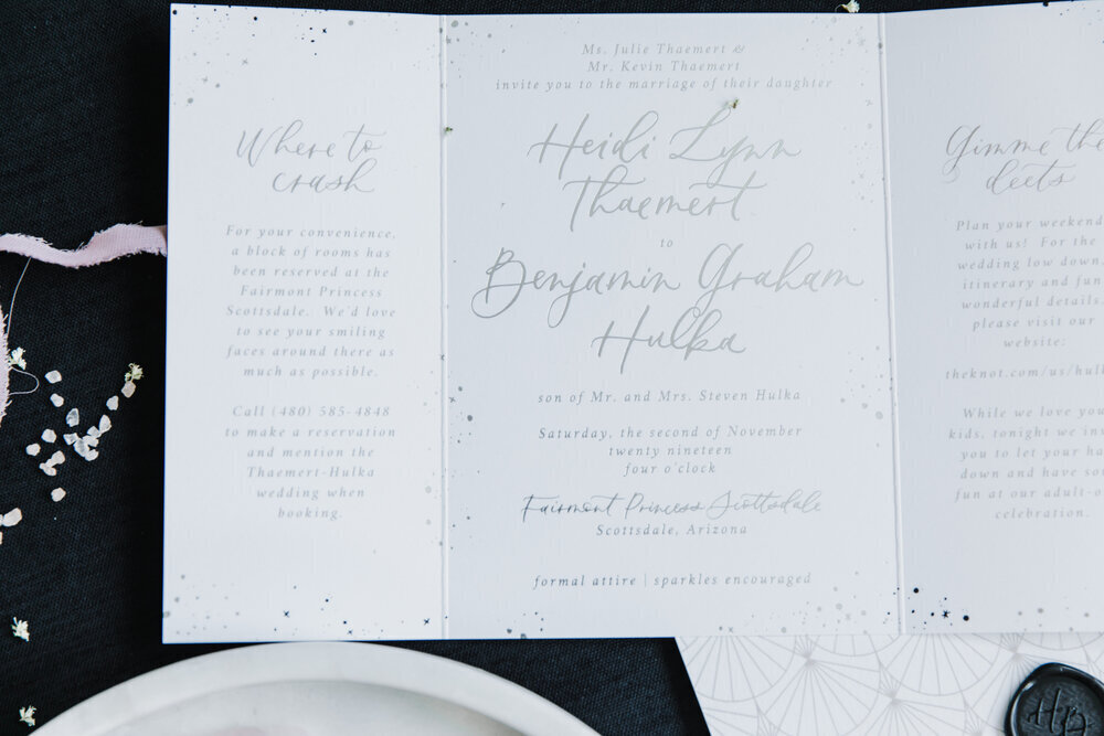 Holographic+and+white+wedding+invitation