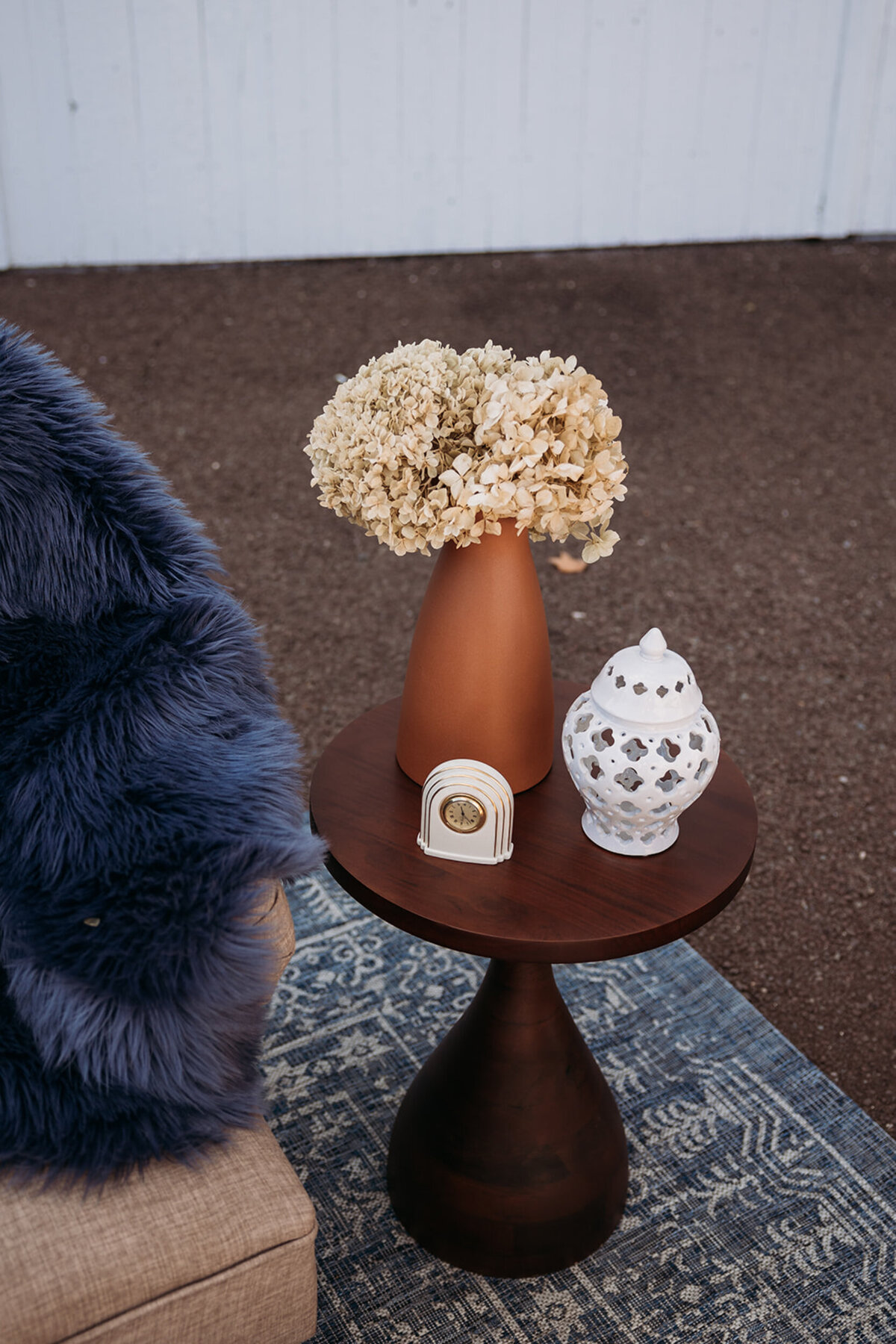 Selbe Wedding - Side table & Vase