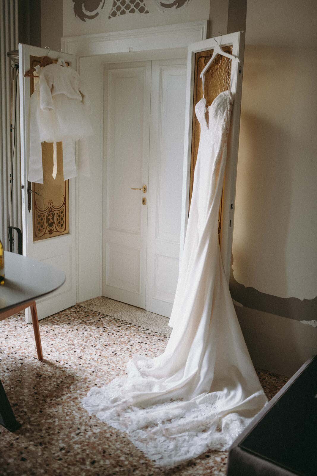 Flora_And_Grace_Editorial_Venice_Analog_Editorial_Wedding_Photographer (1 von 1)-8