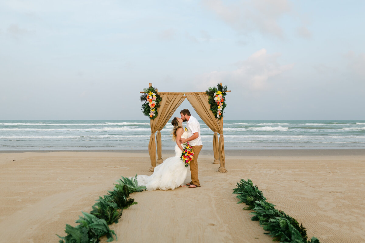 beach-elopement-photographer-spi-10