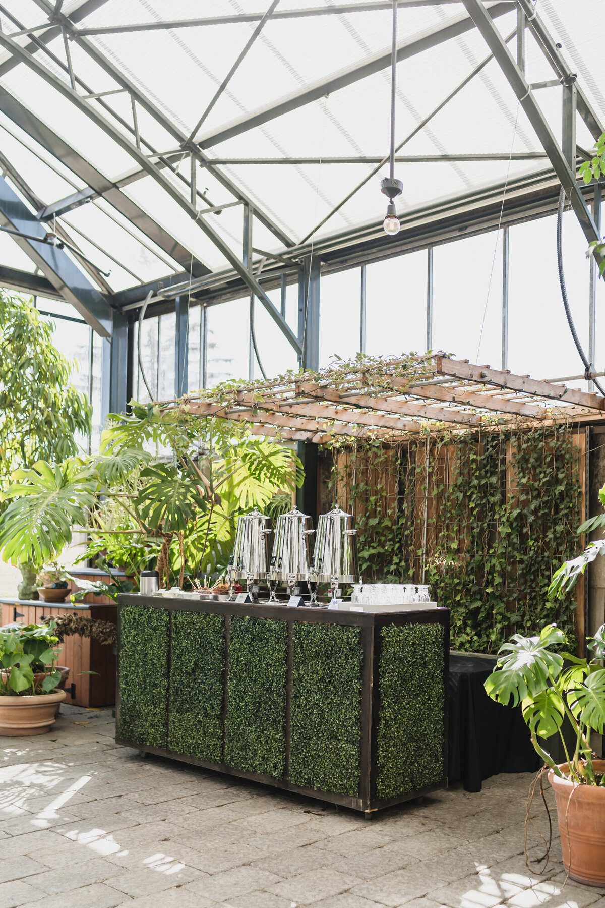 BLUSH AND BLACK SPRING PLANTERRA CONSERVATORY WEDDING IN WEST BLOOMFIELD, MICHIGAN PROVIDED BY KARI DAWSON, TOP-RATED DETROIT WEDING PHOTOGRAPHER, AND HER TEAM58