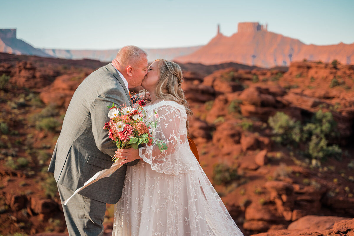 moab-elopement-onion-creek_0204