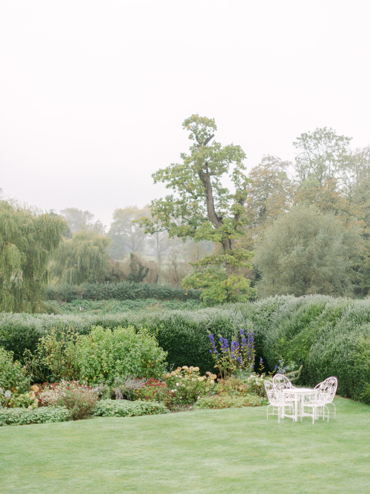 Kayla Stoate Photography Editorial Wedding Ardington House Oxford Bridal Garden