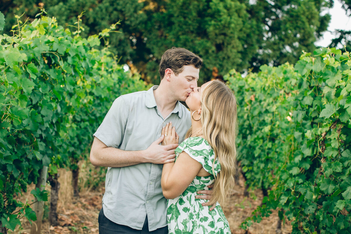 the-allison-inn-spa-proposal-wedding-engagement-photos-9