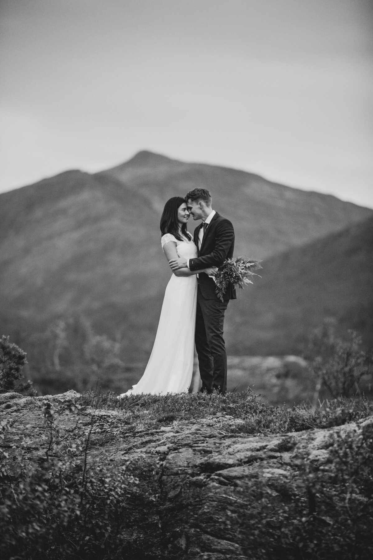 couple-norway-elopement-wedding-outdoors-canoeing-nature.jpg10