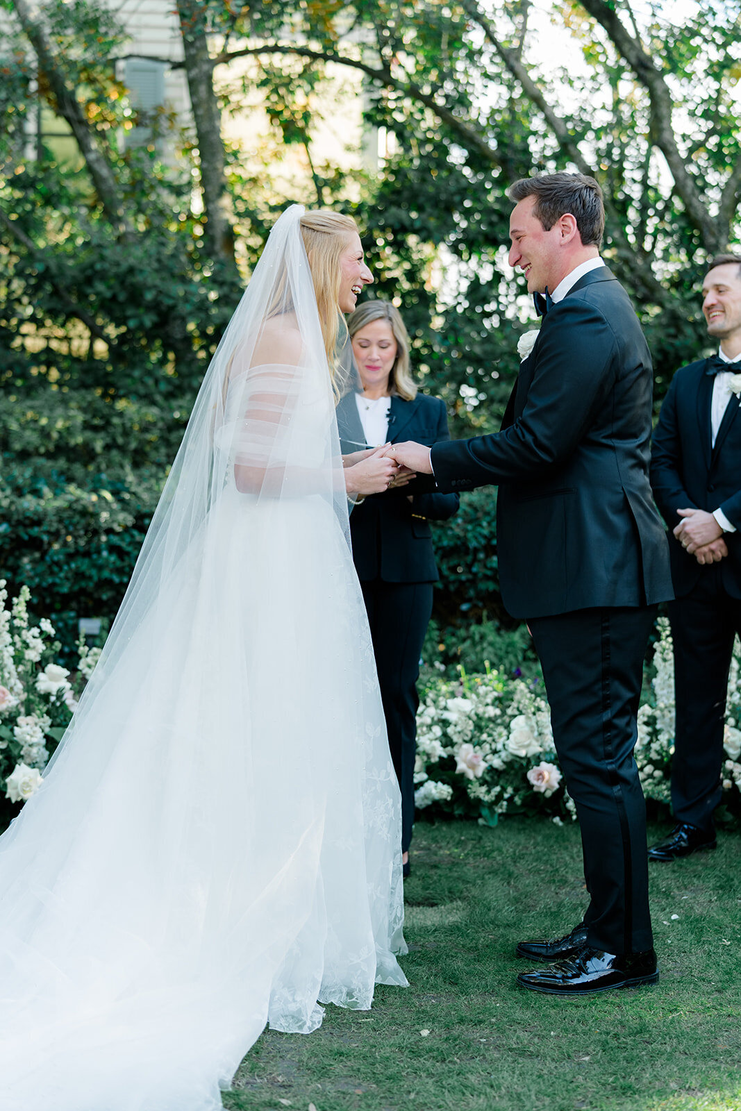 elevated_neutral_tones_governor_thomas_bennett_house_charleston_destination_wedding_photographer_wedding_Kailee_DiMeglio_Photography-927