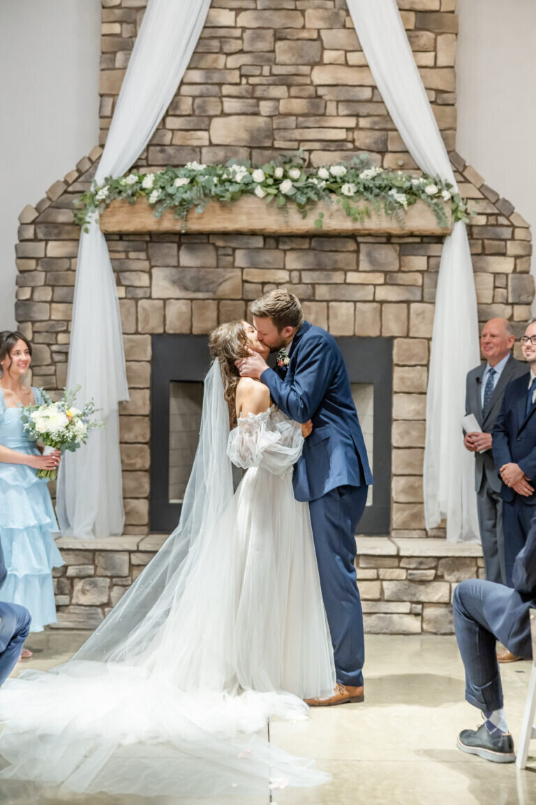 TheFourSeasonsBarnSpringWedding0078-1-768x1152
