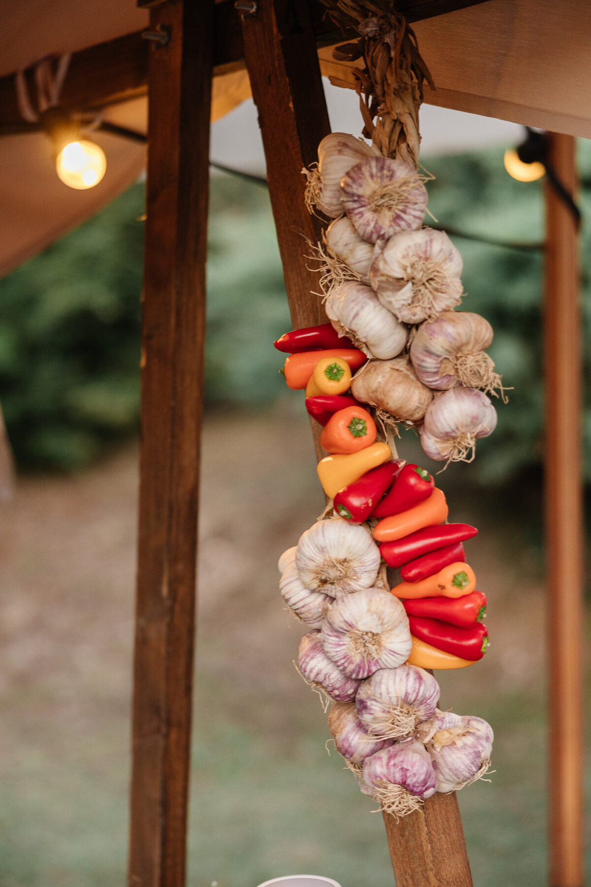 Garlic-and-peppers-market-stall-decor