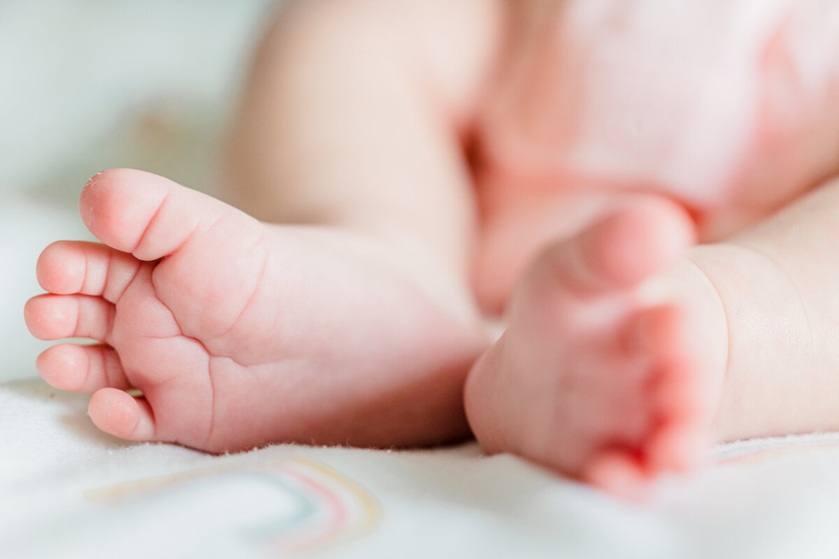 Boston-Newborn-Photography-In-Home-37