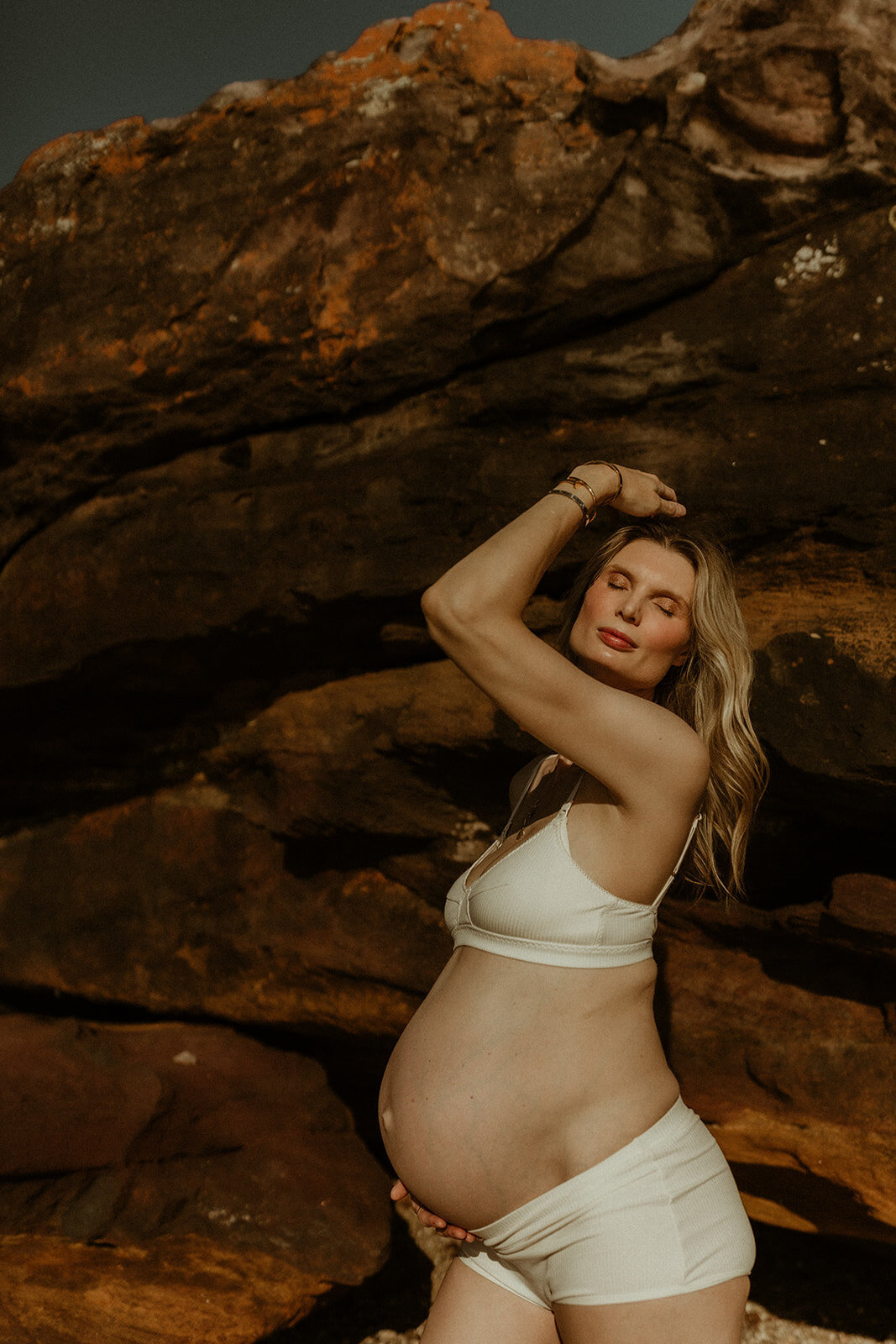 emmawandphotography_cronullamaternityphotographer_maternityphotographer_maternity_sutherlandshirephotographer_familymaternity_pregnancy_bumpphotography_cronulla