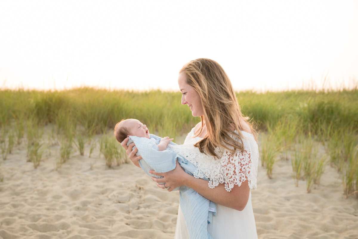 Boston-Newborn-photographer-family-photography-Bella-Wang-Photography-outdoor-baby-beach-session-15
